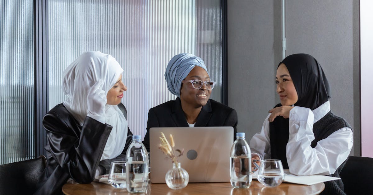 entdecken sie inspirierende geschichten und tipps für karriereorientierte frauen. lassen sie sich von erfolgreichen frauen motivieren, die herausforderungen im berufsleben meistern und berufliche ziele erreichen.