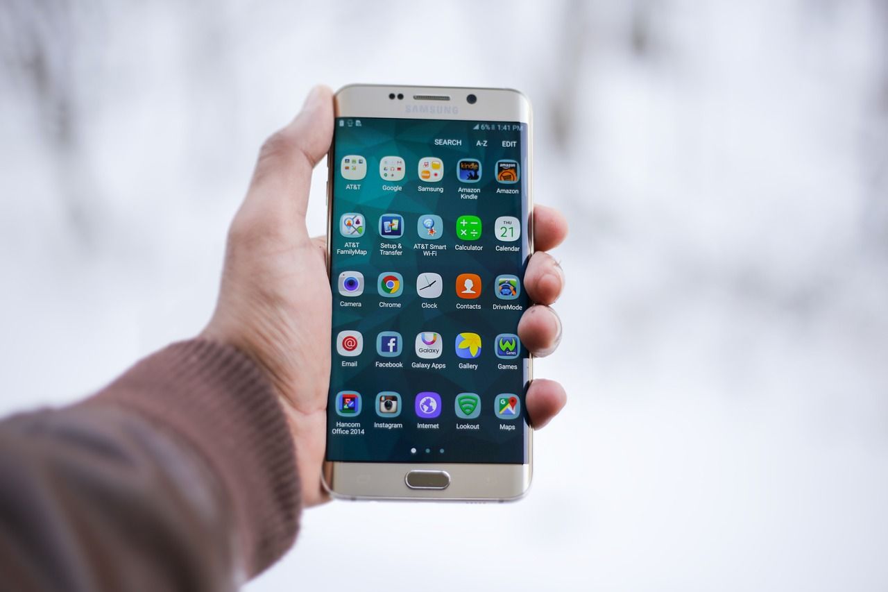 entdecken sie die neuesten smartphones mit innovativen funktionen, leistungsstarken kameras und atemberaubendem design. vergleichen sie die besten modelle und finden sie das perfekte smartphone für ihre bedürfnisse.