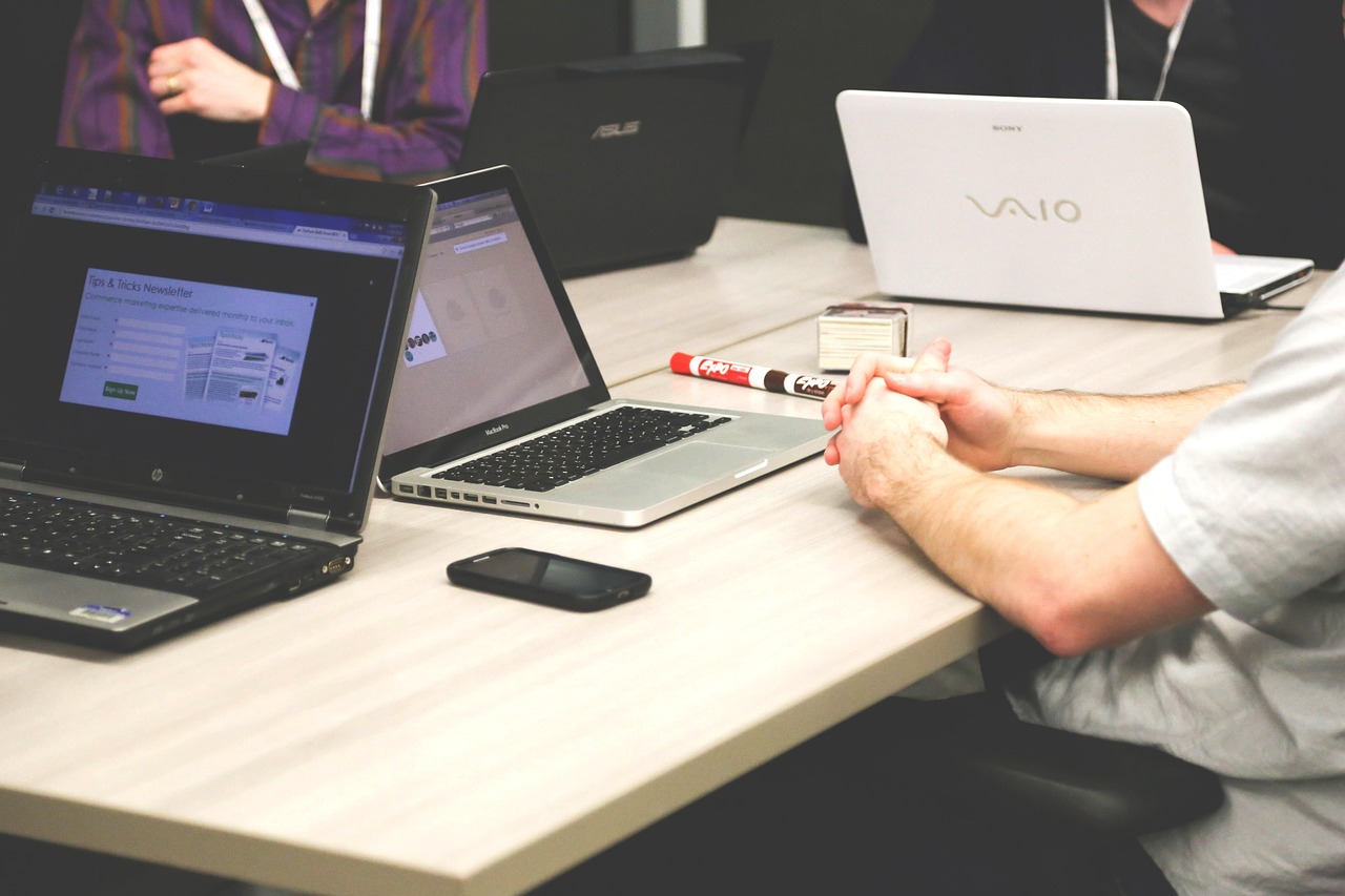 entdecken sie die dynamische welt der startup-kultur! erfahren sie, wie innovative ideen, kreative arbeitsumgebungen und unternehmerischer geist die zukunft der wirtschaft prägen. tauchen sie ein in trends, erfolgsstrategien und inspirierende geschichten von gründern.