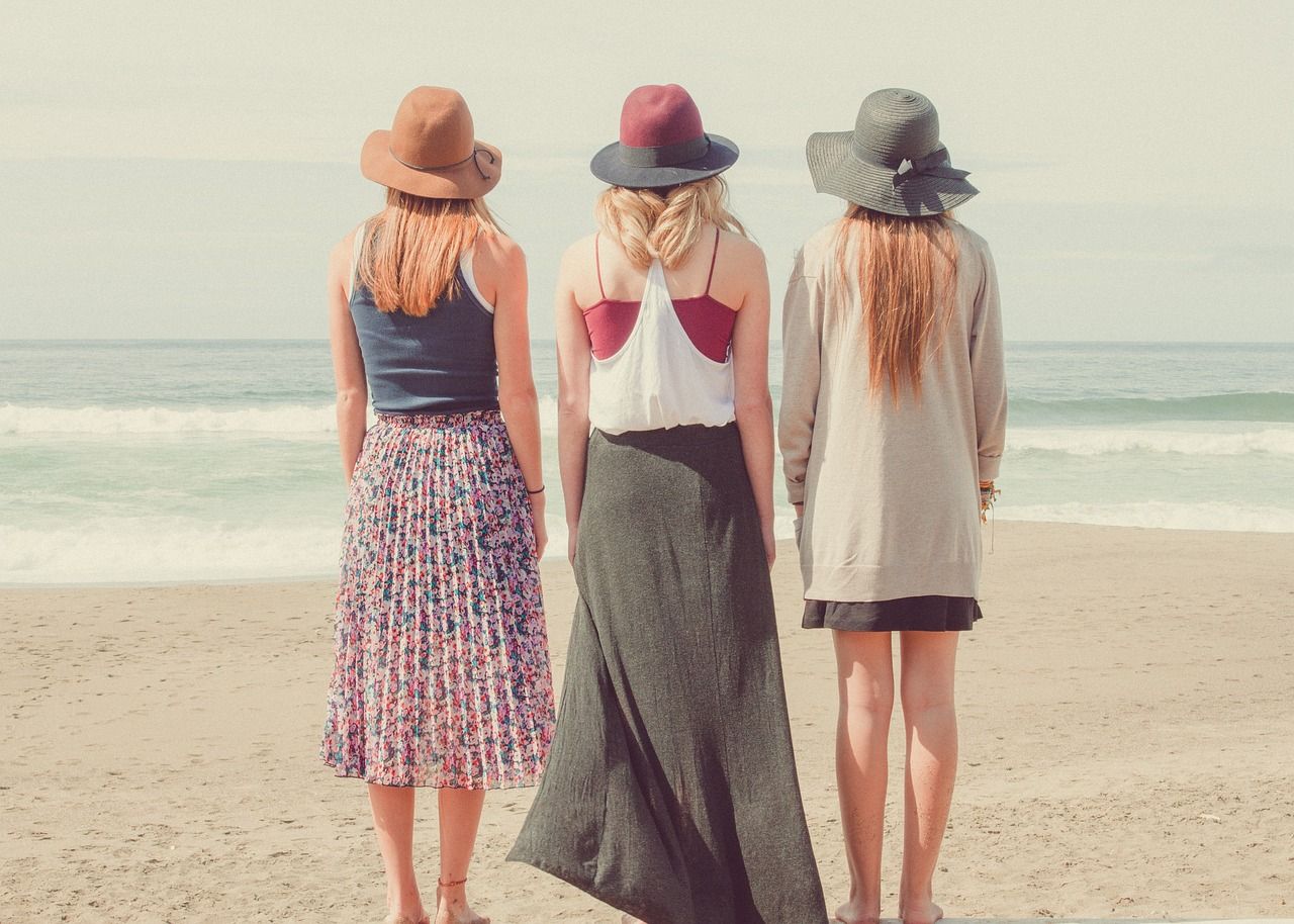 entdecken sie die neuesten trends der damenmode! von stilvollen outfits bis hin zu eleganten accessoires – finden sie ihre perfekte garderobe für jeden anlass.