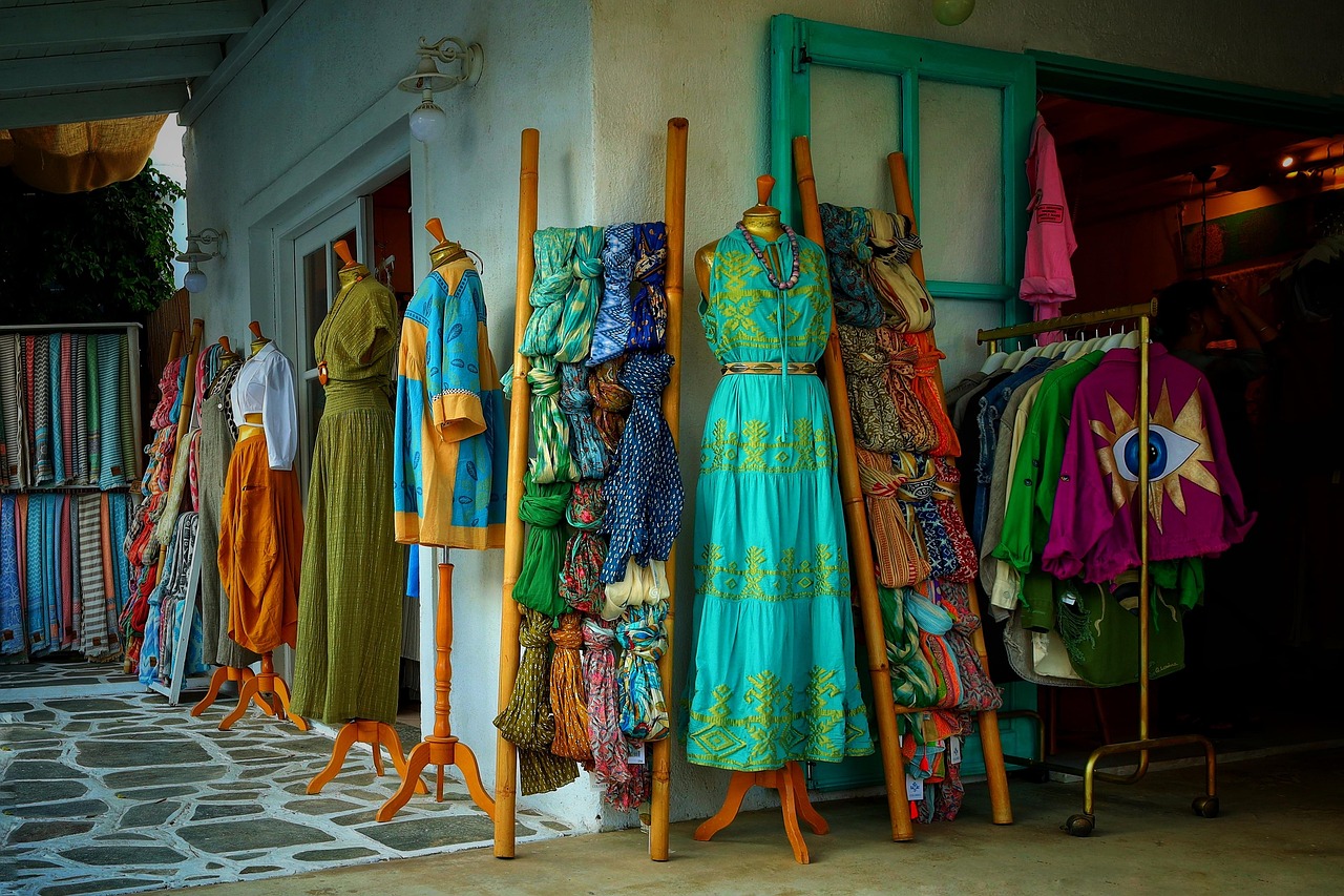 erleben sie die neuesten fashion-präsentationen, die die trends und stile der kommenden saison enthüllen. lassen sie sich von innovativen designs und kreativen kollektionen inspirieren.