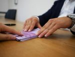 entdecken sie die besten kreditangebote mit flexiblen rückzahlungsoptionen und attraktiven zinsen. vergleichen sie verschiedene kredite und finden sie die ideale finanzierungslösung für ihre bedürfnisse.