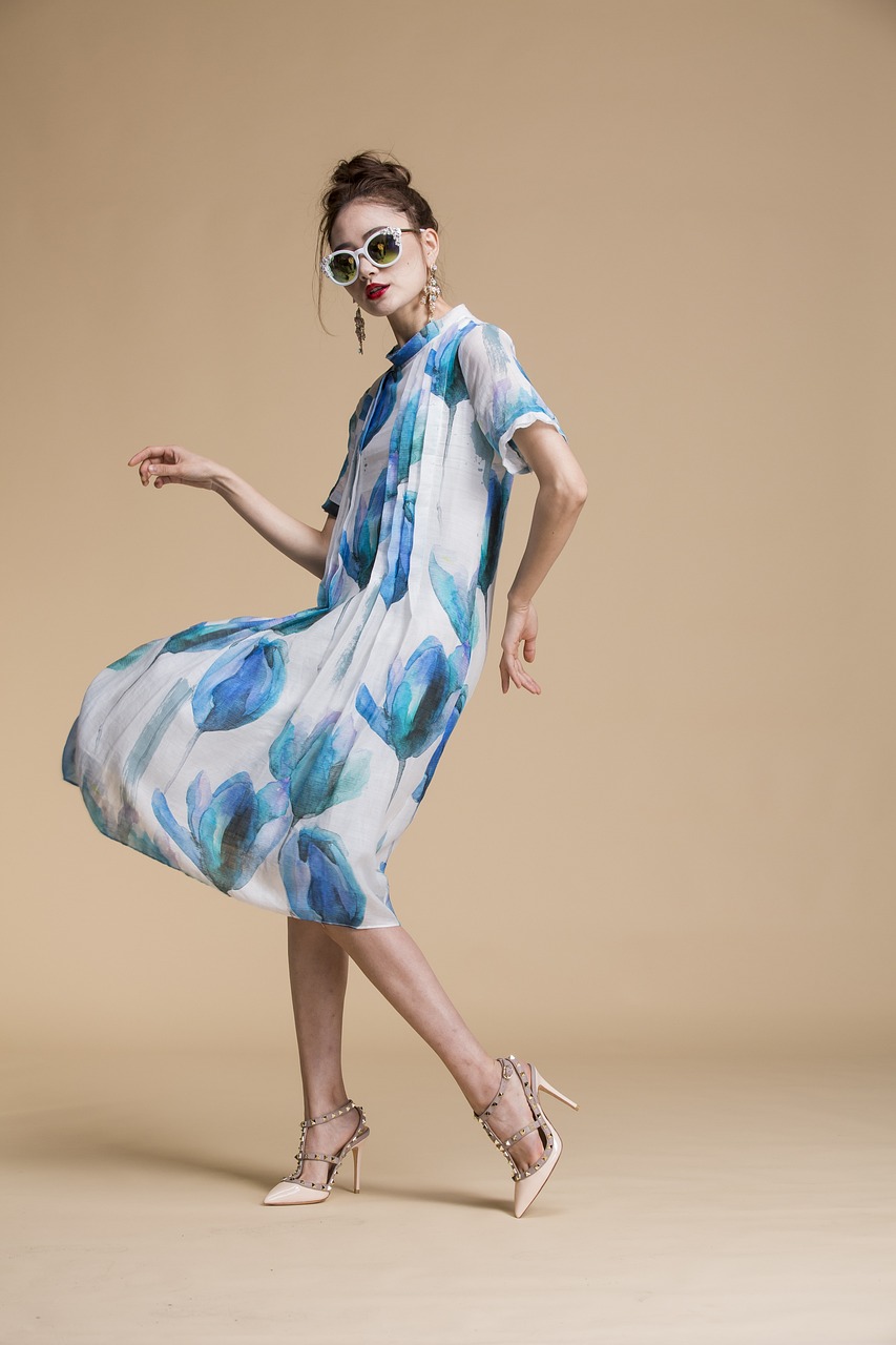 entdecken sie die neuesten mode-outfits für jeden anlass! stilvolle kombinationen, angesagte trends und zeitlose klassiker warten auf sie. lassen sie sich inspirieren und kreieren sie ihren perfekten look!