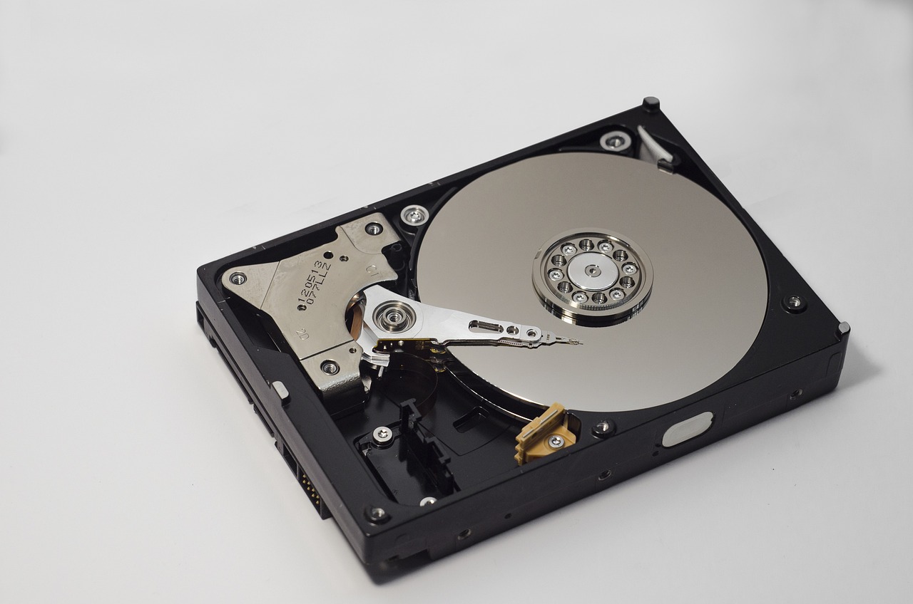 entdecken sie die neuesten festplatten mit hoher kapazität und schneller leistung. unsere auswahl an internen und externen festplatten bietet für jeden bedarf die passende lösung – von gaming bis datensicherung.